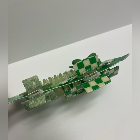 NWT ⚜️☘️⚜️ Piper K set of 4 hair claw clips St. Patrick’s Day - Picture 11 of 14